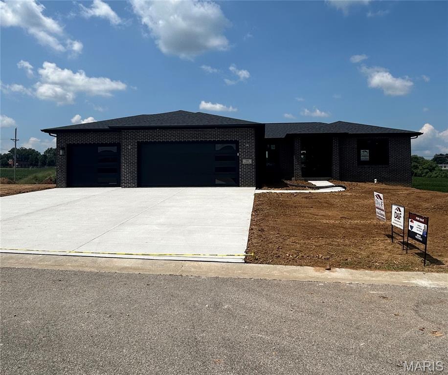 516 Hayden Drive, Waterloo, IL, 62298 - 3 bed, 2 bath home for sale in Waterloo, MO