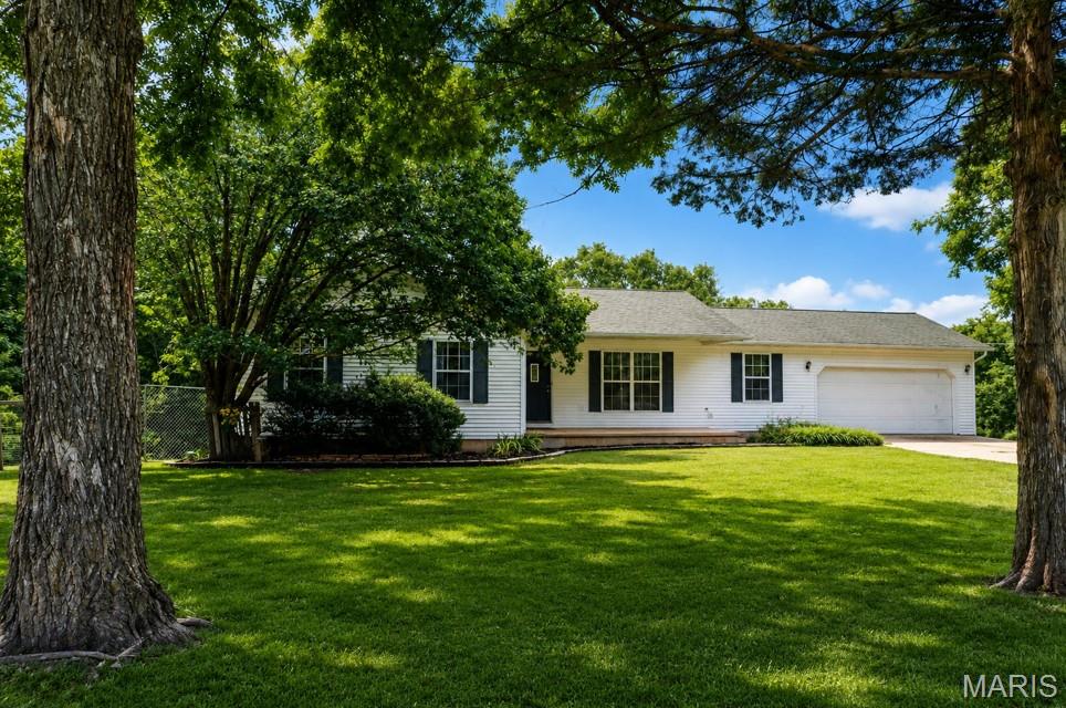 18780 Highway Y, Rural, MO, 65459 - 5 bed, 3 bath home for sale in Dixon, MO